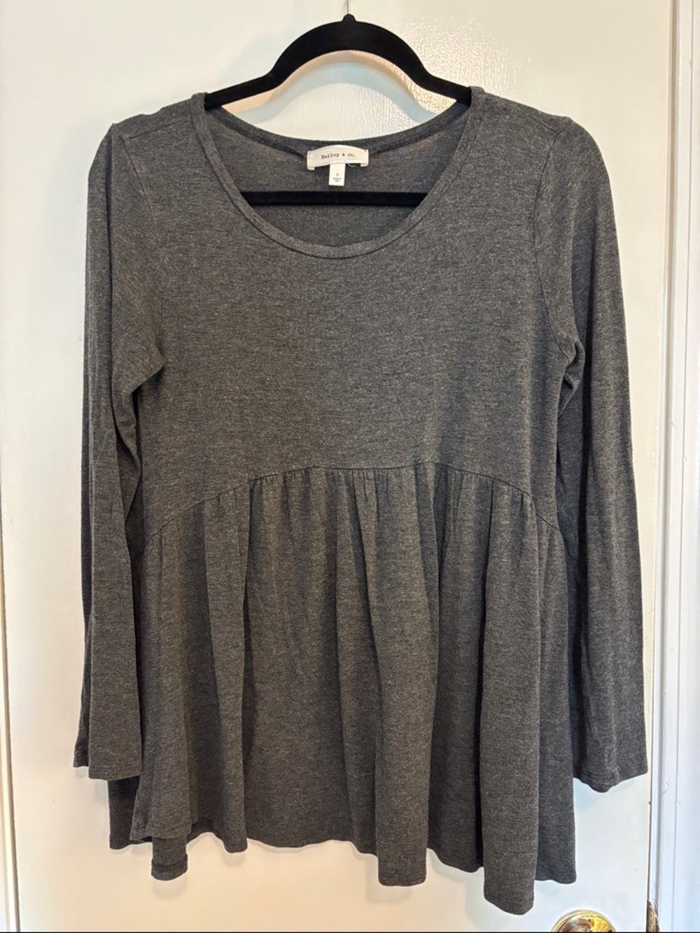 Hailey & Co charcoal Gray Long Sleeve Peplum Tunic